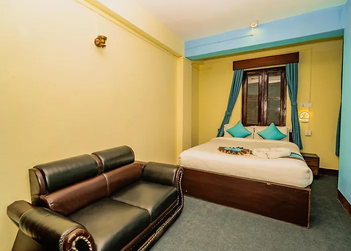 Rest Up Hostel *